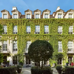5* Отель Le Pavillon De La Reine & Spa, Place Des Vosges